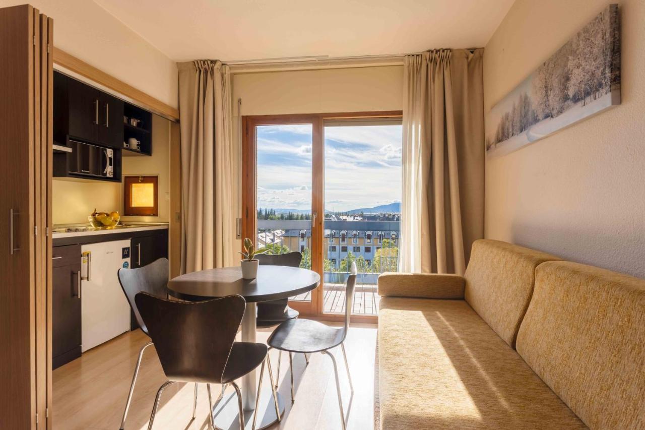 Oroel Hotel & Spa Jaca Exterior photo