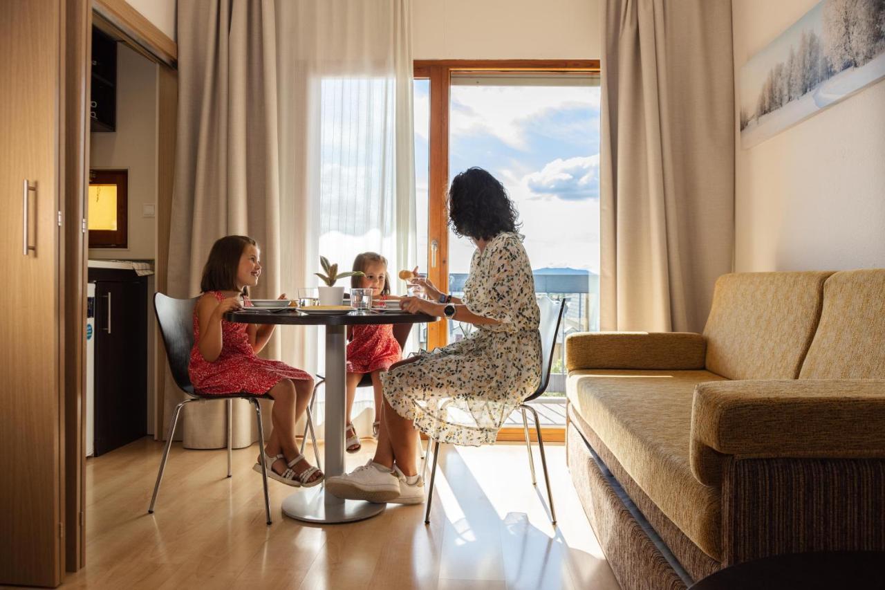 Oroel Hotel & Spa Jaca Exterior photo