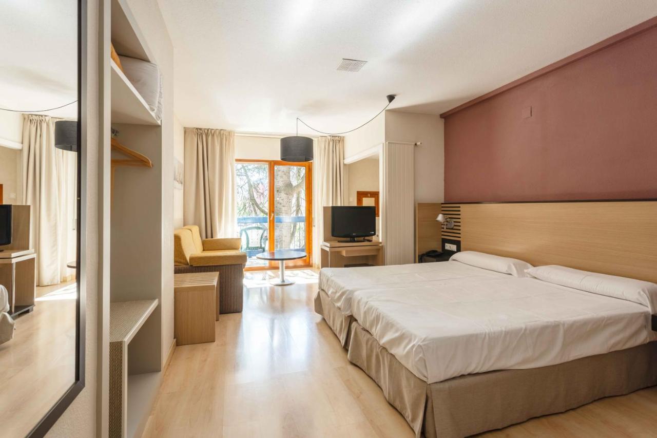 Oroel Hotel & Spa Jaca Exterior photo