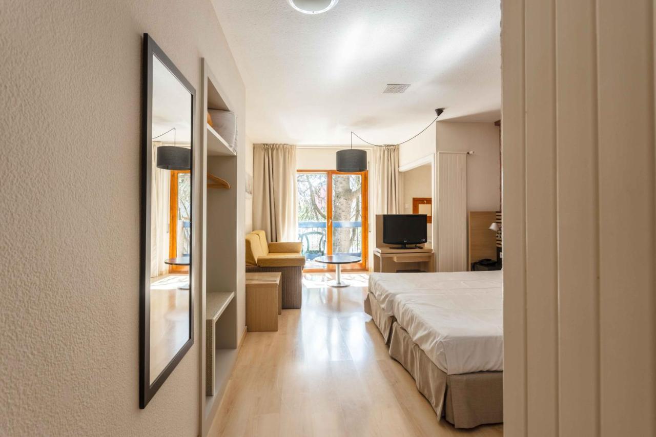 Oroel Hotel & Spa Jaca Exterior photo