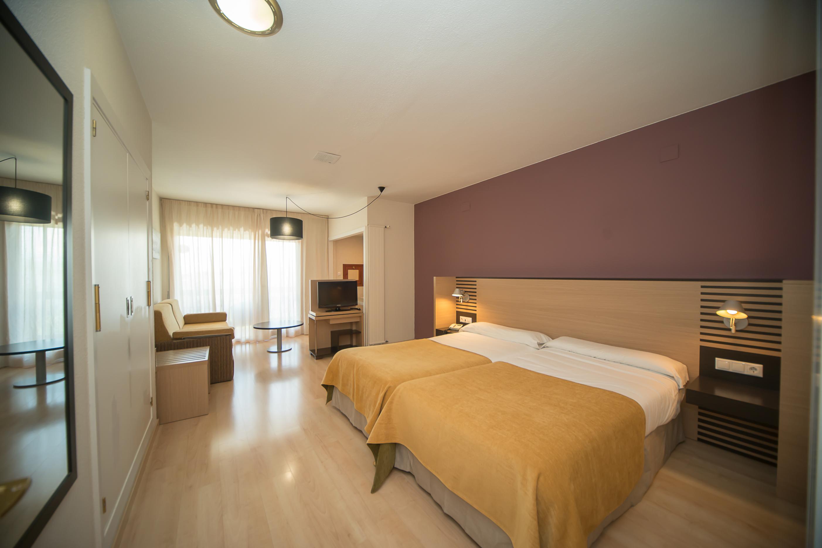 Oroel Hotel & Spa Jaca Exterior photo