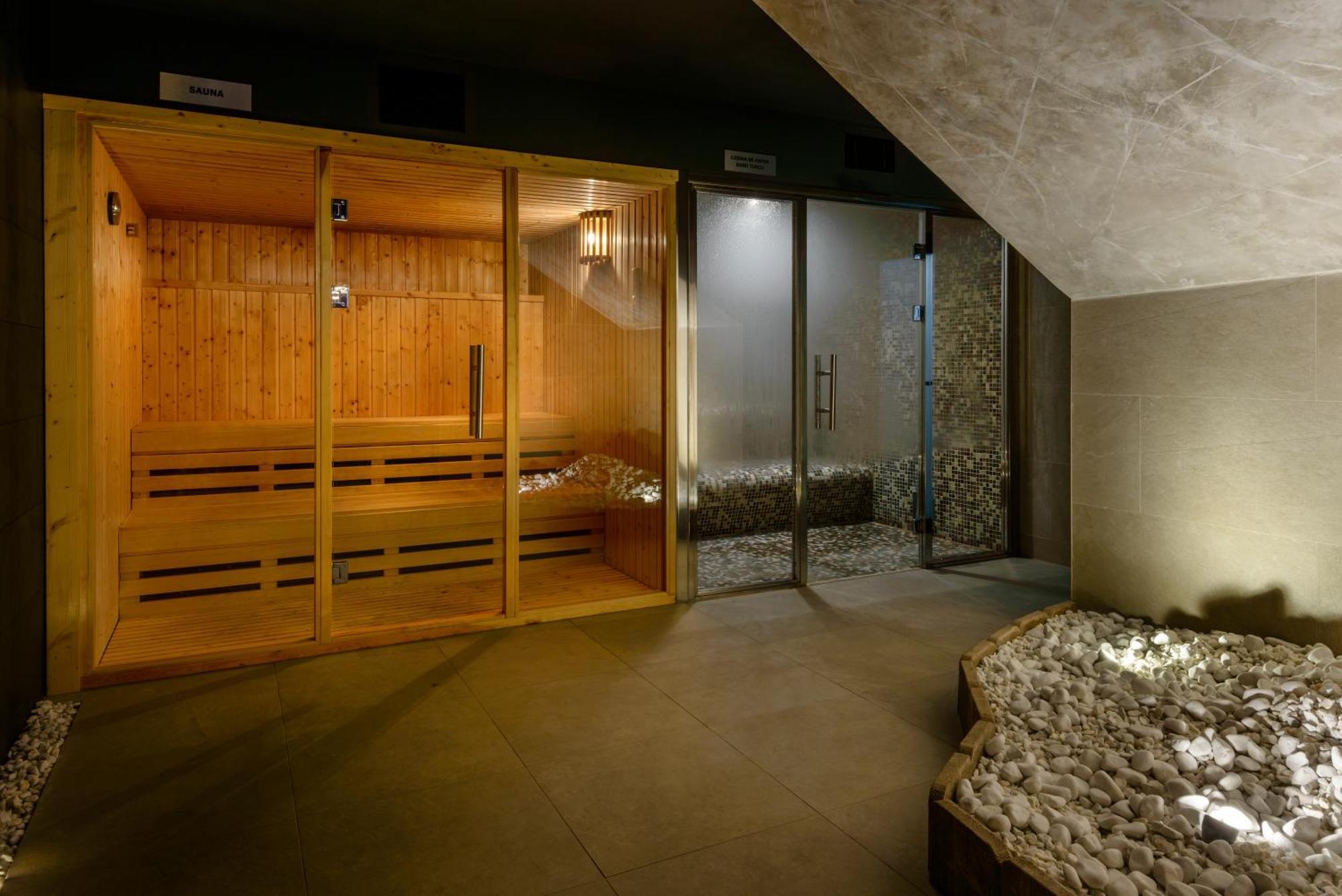 Oroel Hotel & Spa Jaca Exterior photo