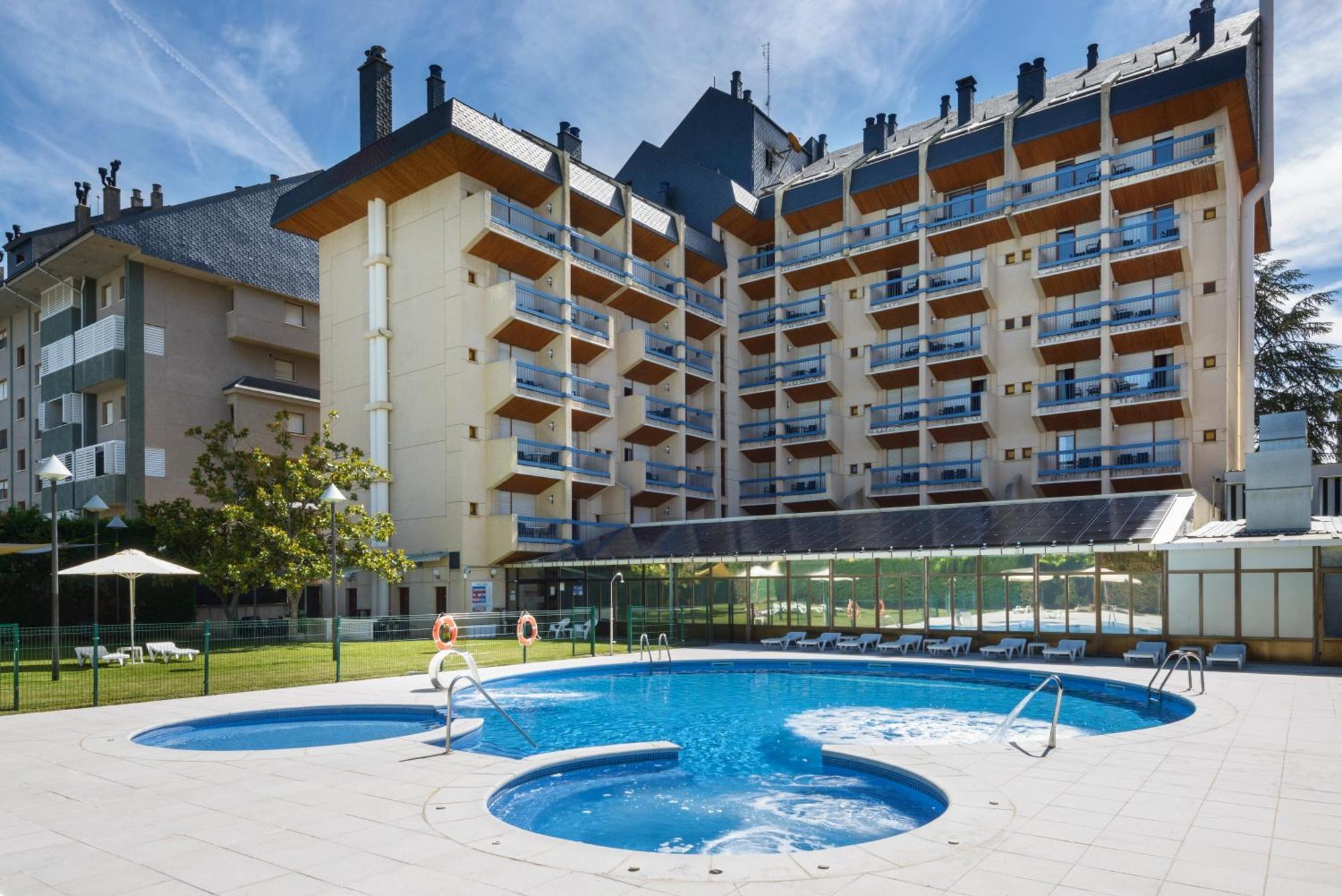 Oroel Hotel & Spa Jaca Exterior photo