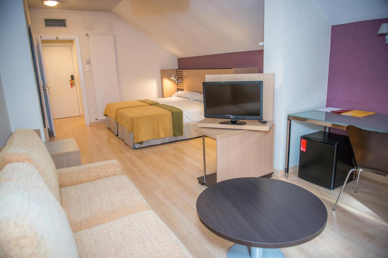Oroel Hotel & Spa Jaca Exterior photo