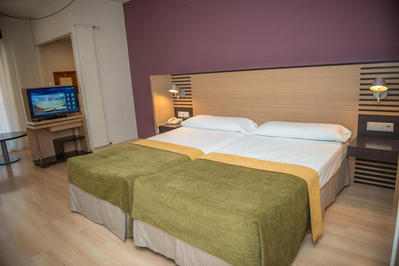Oroel Hotel & Spa Jaca Exterior photo